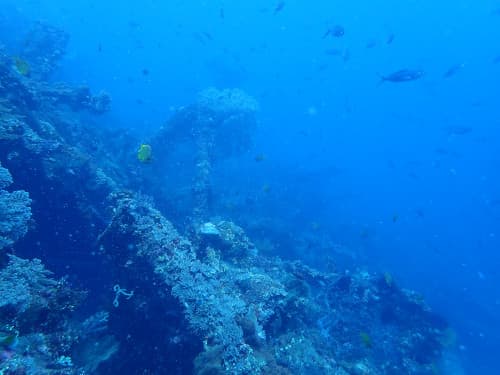 バリ島トランベンの沈船の海景