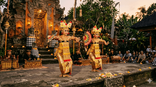 バリ島の伝統舞踊を舞う２人のダンサーのイメージ画像